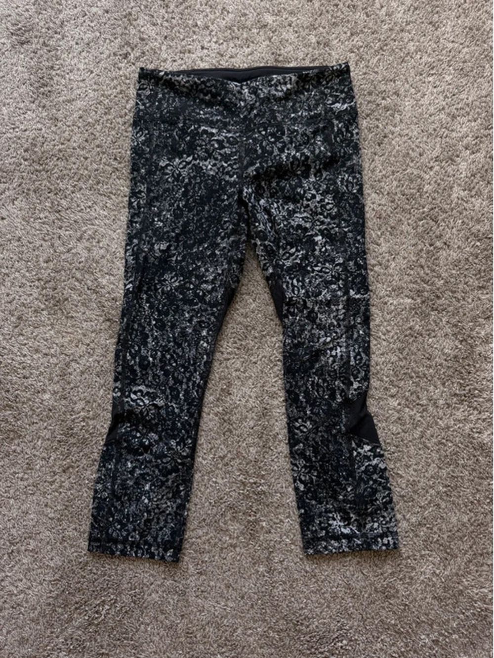 Lululemon Size 6 Pace Rival Crop Floral Print Running Leggings